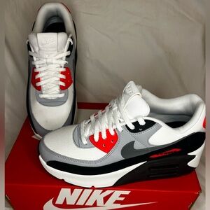 NEW IN BOX - NIKE AIR MAX 90 LV8 INFRARED - women’s size 9